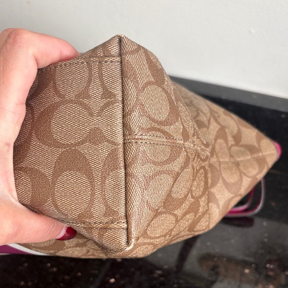 Coach leather bag. - Picture 9 of 13